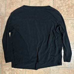 Lululemon black long sleeve shirt